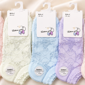 Pack of 5 Women's Floral Lace Cotton Ankle Socks – Soft Breathable Casual Socks for Girls & Ladies