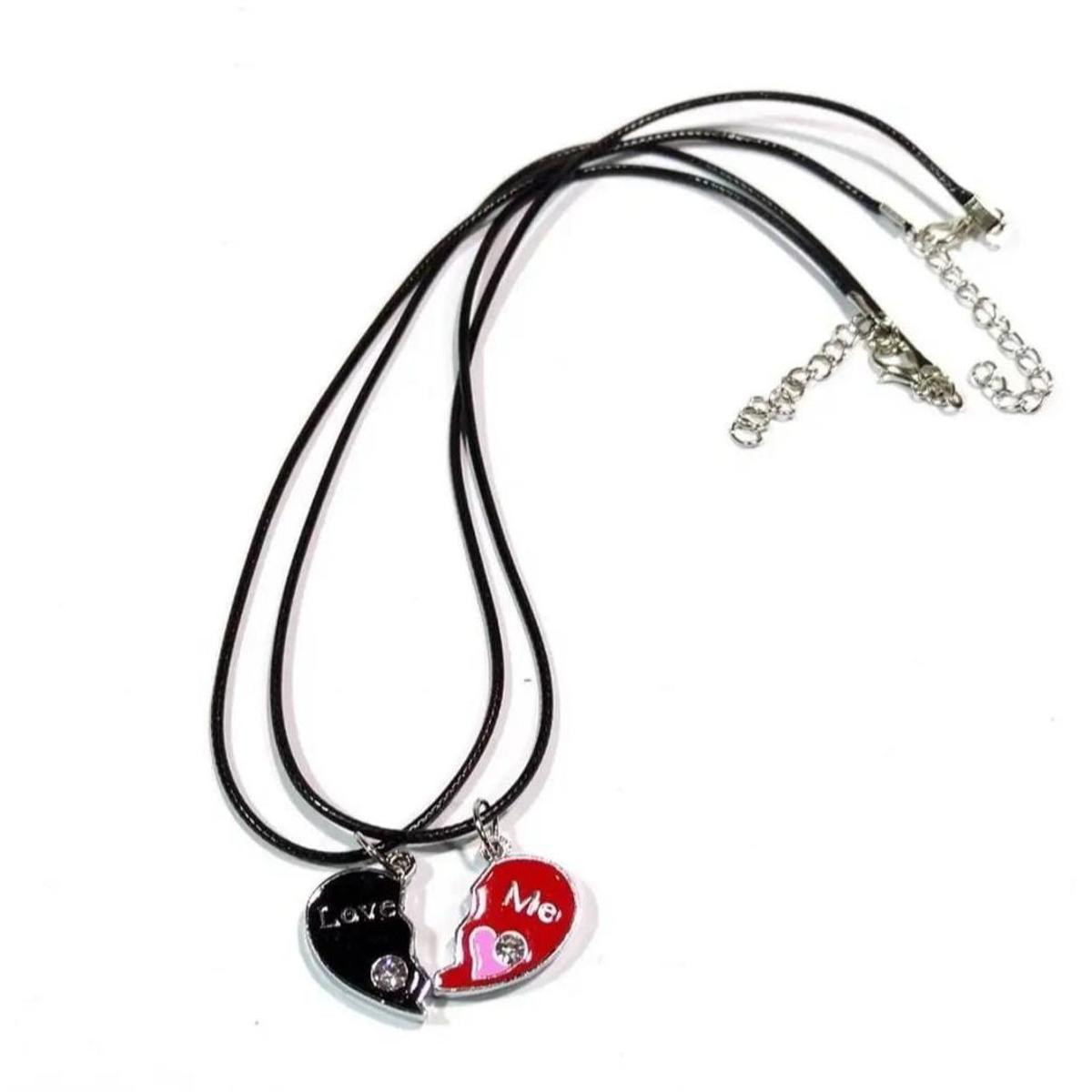 Magnetic Love me Heart Pendant Necklace gift for Friends Couples Pair of 2 Locket